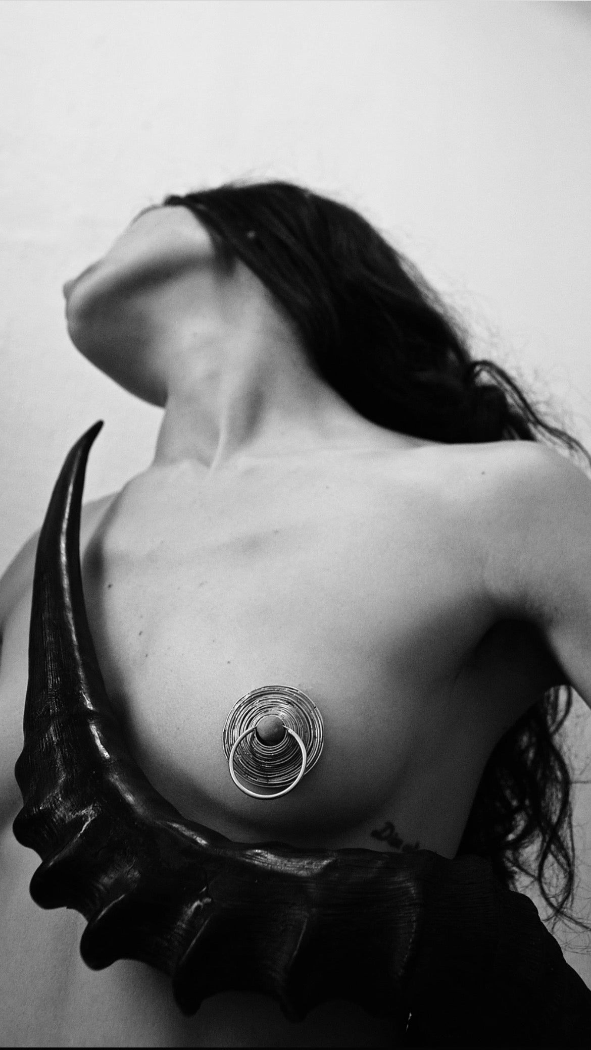 Anneaux de saturne cache téton