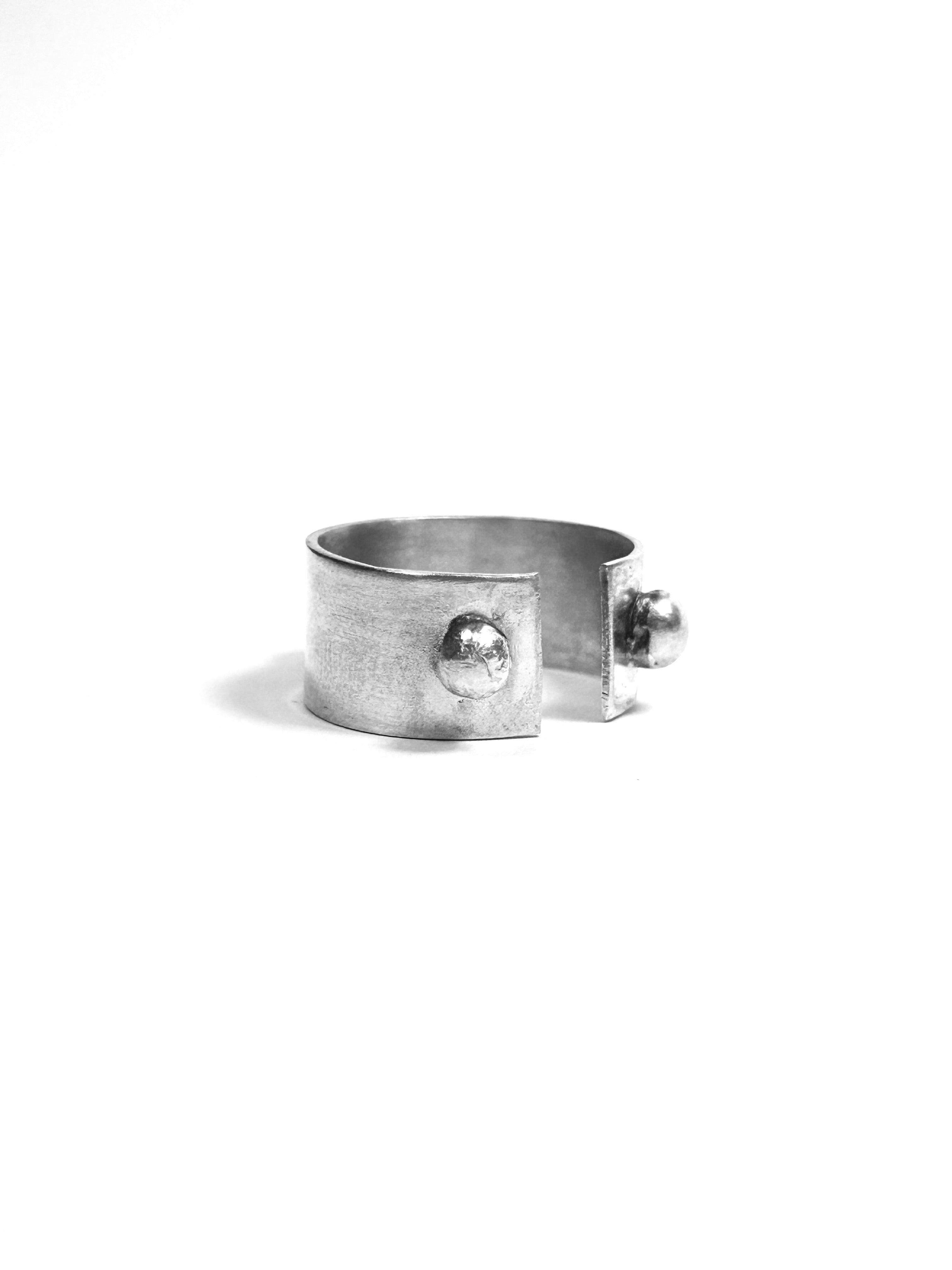 Trinity dot ring