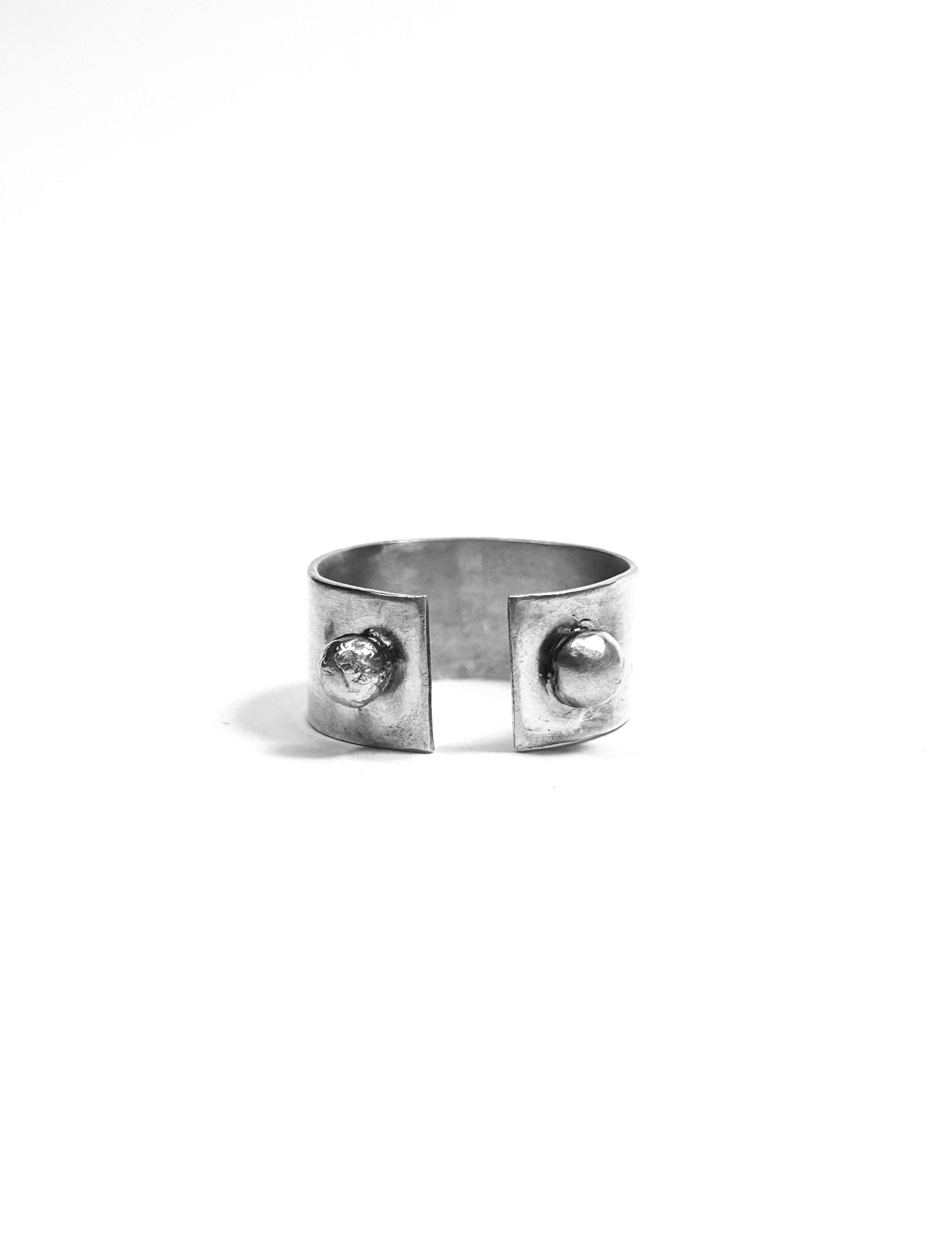 Trinity dot ring