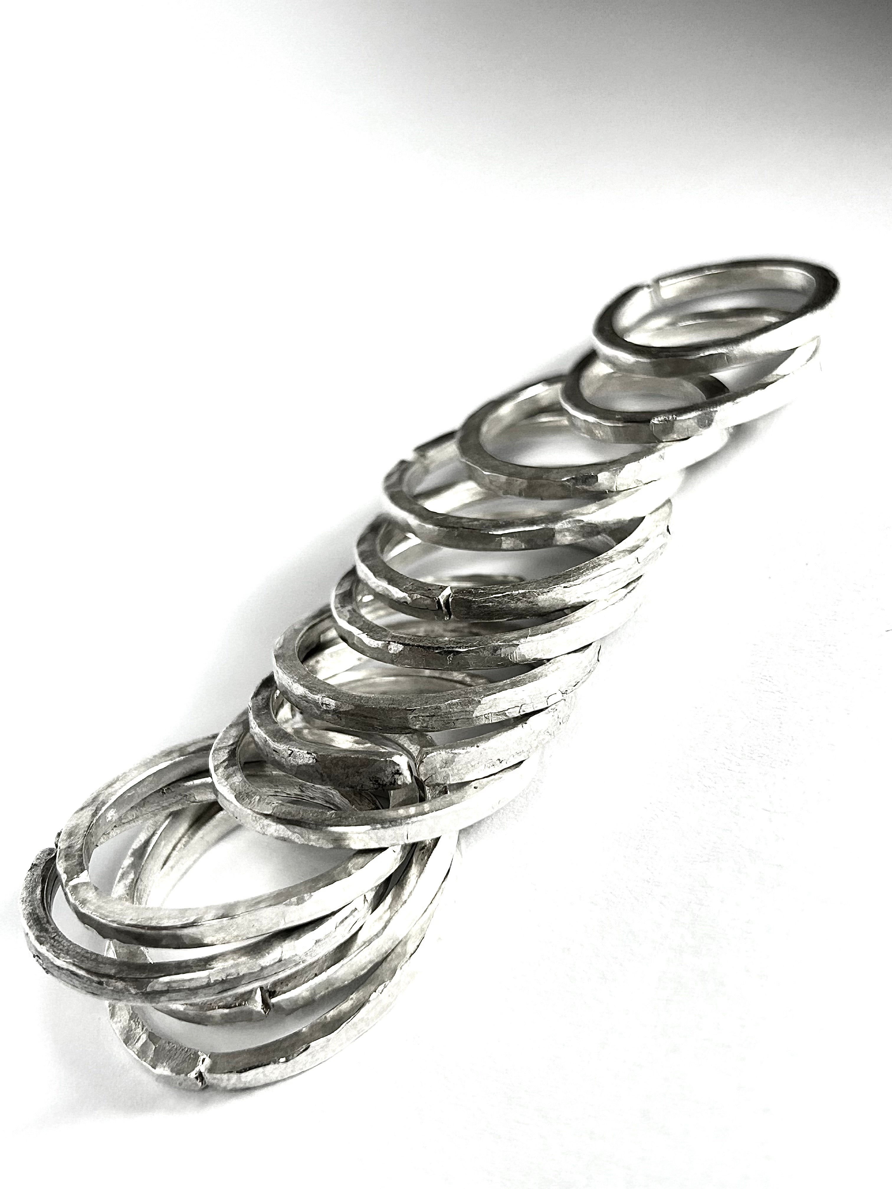 Sfyrílatos Bague martelée